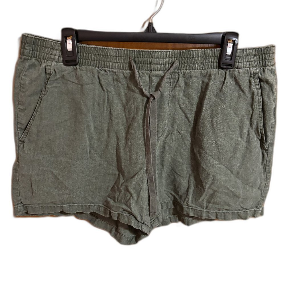 St. John’s Bay shorts Green with Drawstring and elastic waist